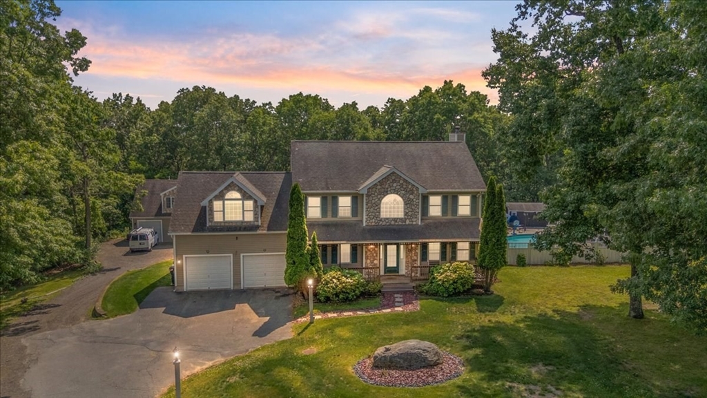 10 Blye Rd, Haverhill, Massachusetts, 7 Bedrooms Bedrooms, 12 Rooms Rooms,5.5 BathroomsBathrooms,Residential,For Sale,Blye Rd,73538894