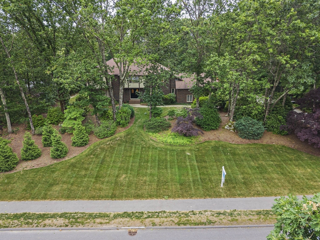 42 Eisenhower Dr, Sharon, Massachusetts, 5 Bedrooms Bedrooms, 11 Rooms Rooms,3.5 BathroomsBathrooms,Residential,For Sale,Eisenhower Dr,73538733