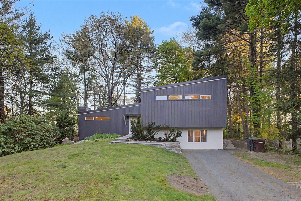 36 Harmony Hill, Dedham, Massachusetts, 3 Bedrooms Bedrooms, 7 Rooms Rooms,2 BathroomsBathrooms,Residential Lease,For Rent,Harmony Hill,73514851