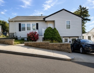 41 South Irving St, Revere, Massachusetts, 3 Bedrooms Bedrooms, 5 Rooms Rooms,1 BathroomBathrooms,Residential Lease,For Rent,South Irving St,73538918