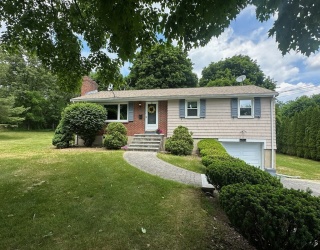 10 Cedar Ridge Drive, Bedford, Massachusetts, 3 Bedrooms Bedrooms, 8 Rooms Rooms,2 BathroomsBathrooms,Residential Lease,For Rent,Cedar Ridge Drive,73538955