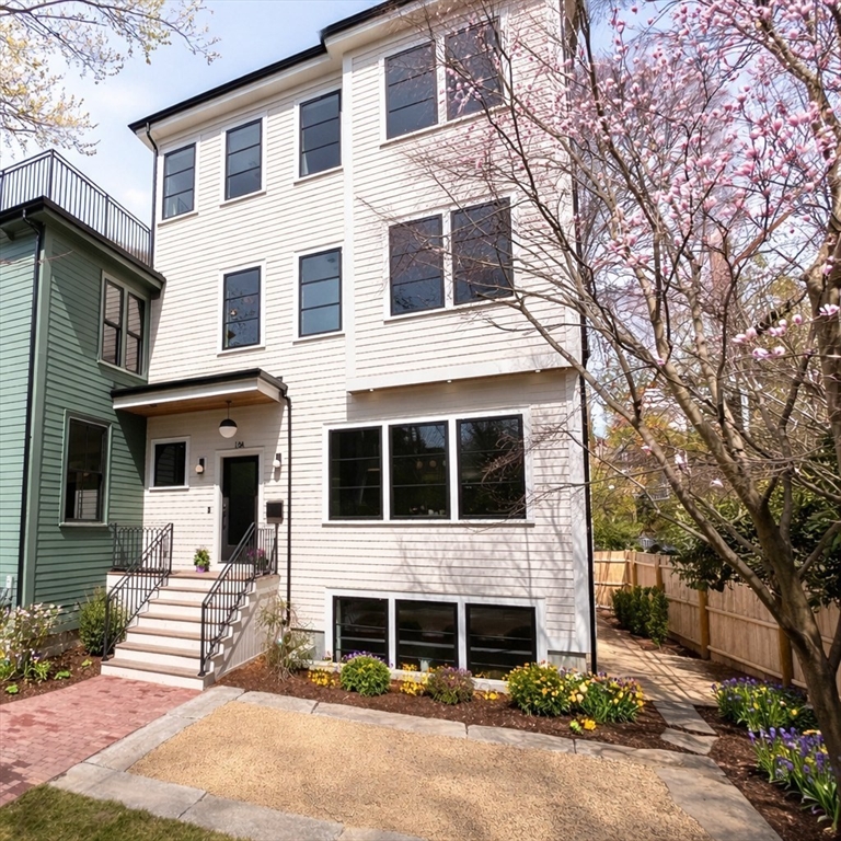 18A Clinton Street, Cambridge, Massachusetts, 4 Bedrooms Bedrooms, 9 Rooms Rooms,4.5 BathroomsBathrooms,Residential Lease,For Rent,Clinton Street,73538990