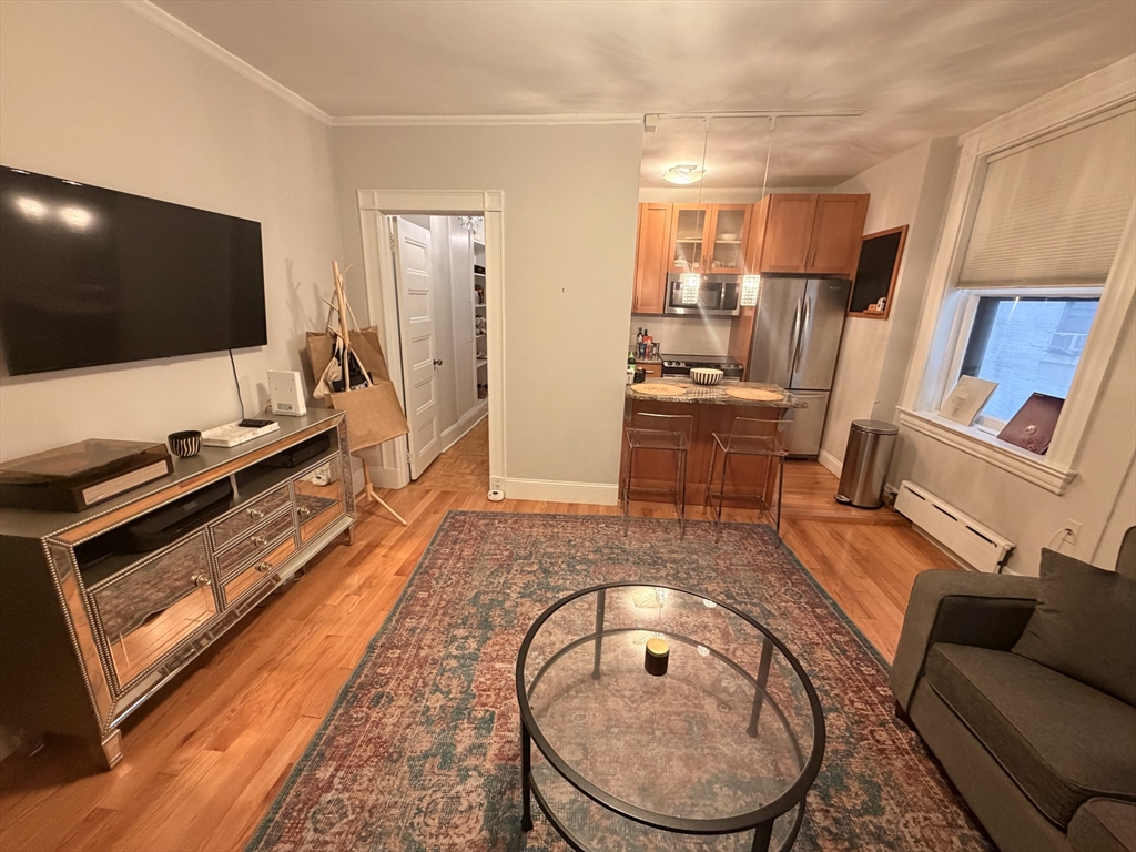 21 Beacon, Boston, Massachusetts, 1 Bedroom Bedrooms, 3 Rooms Rooms,1 BathroomBathrooms,Residential Lease,For Rent,Beacon,73539051