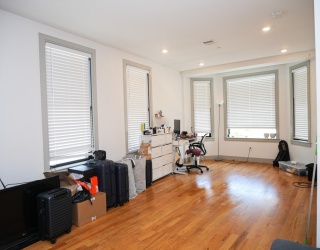 15 Maywood, Boston, Massachusetts, 3 Bedrooms Bedrooms, 5 Rooms Rooms,2 BathroomsBathrooms,Residential Lease,For Rent,Maywood,73538972