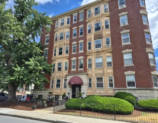 100 St Mary's St, Boston, Massachusetts, 2 Bedrooms Bedrooms, 4 Rooms Rooms,1 BathroomBathrooms,Residential Lease,For Rent,St Mary's St,73539076