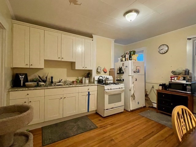 6 Reed Ct, Somerville, Massachusetts, 2 Bedrooms Bedrooms, 6 Rooms Rooms,1.5 BathroomsBathrooms,Residential Lease,For Rent,Reed Ct,73539075