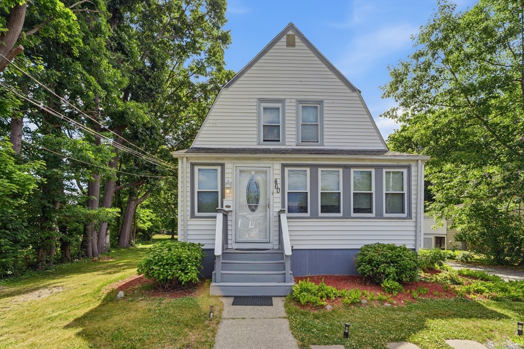 460 Salem St, Rockland, Massachusetts, 2 Bedrooms Bedrooms, 6 Rooms Rooms,2 BathroomsBathrooms,Residential,For Sale,Salem St,73538910