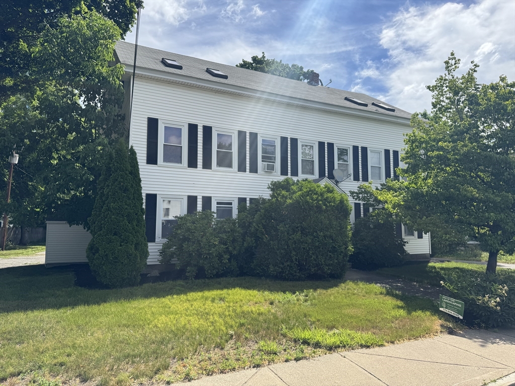 71 Rivulet St, Uxbridge, Massachusetts, 1 Bedroom Bedrooms, 3 Rooms Rooms,1 BathroomBathrooms,Residential,For Sale,Rivulet St,73467380