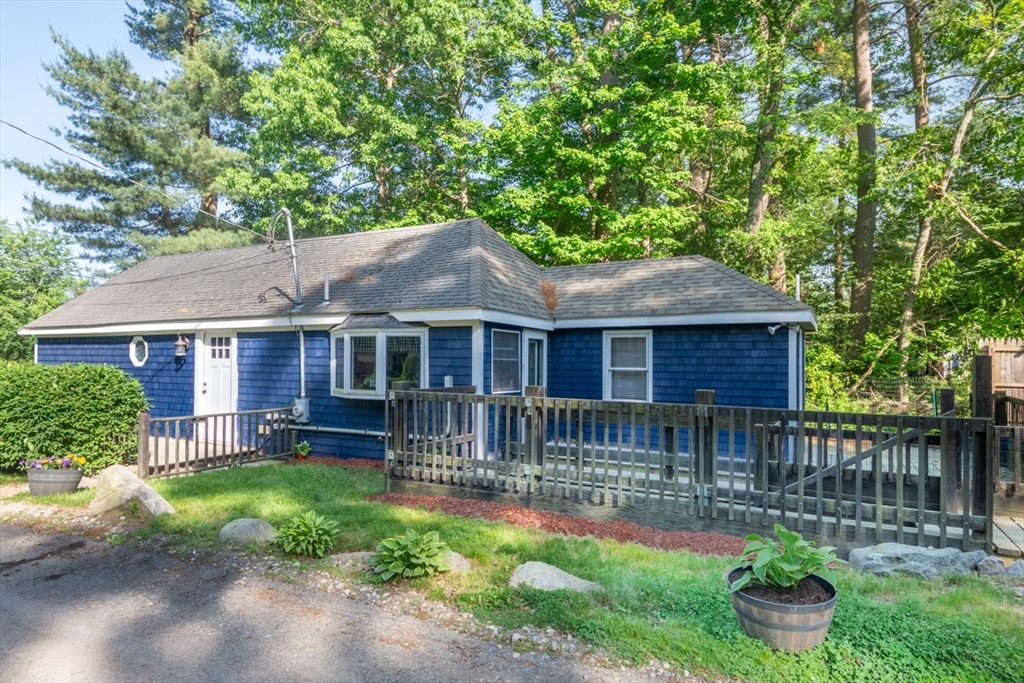 254 Lakeside Road, Hanson, Massachusetts, 2 Bedrooms Bedrooms, 5 Rooms Rooms,1 BathroomBathrooms,Residential,For Sale,Lakeside Road,73539144