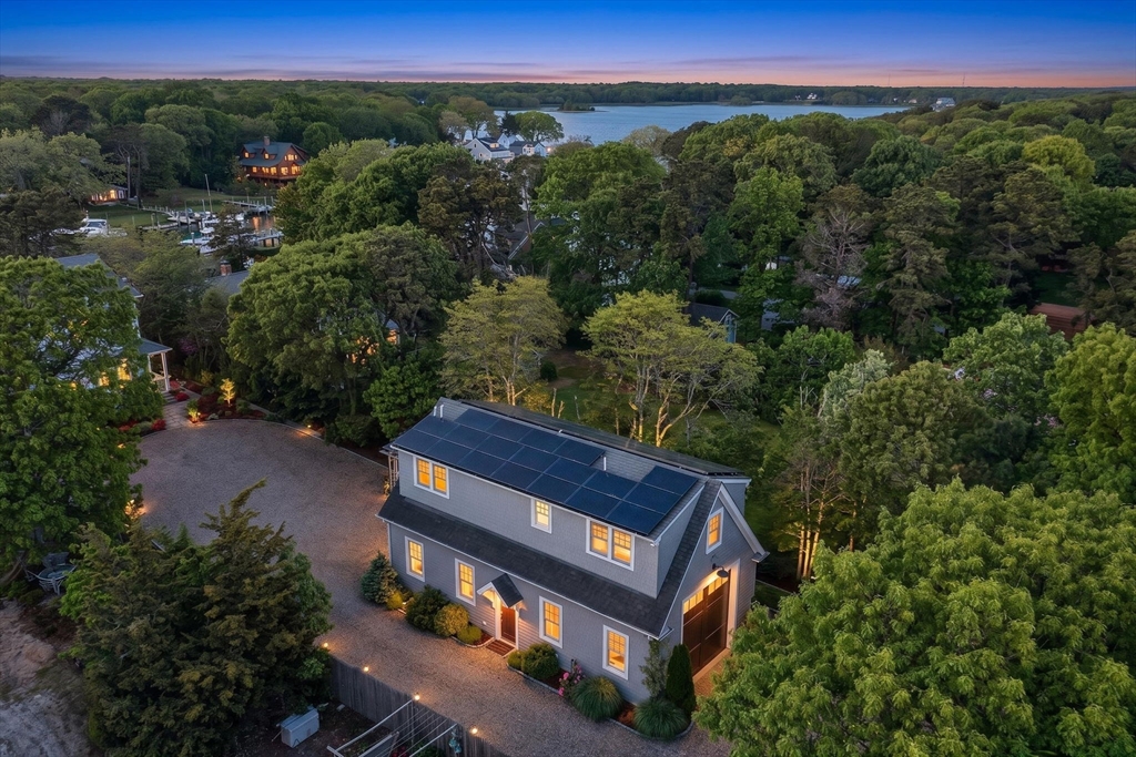 357 Monomoscoy Rd, Mashpee, Massachusetts, 4 Bedrooms Bedrooms, 8 Rooms Rooms,3.5 BathroomsBathrooms,Residential,For Sale,Monomoscoy Rd,73539150
