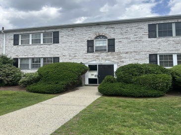 194 Lake Shore Rd, Boston, Massachusetts, 2 Bedrooms Bedrooms, 4 Rooms Rooms,1 BathroomBathrooms,Residential Lease,For Rent,Lake Shore Rd,73539082