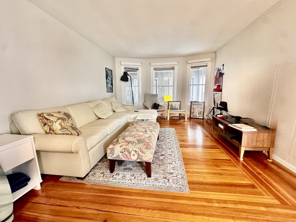 36 Simpson Ave, Somerville, Massachusetts, 4 Bedrooms Bedrooms, 7 Rooms Rooms,2 BathroomsBathrooms,Residential Lease,For Rent,Simpson Ave,73539164