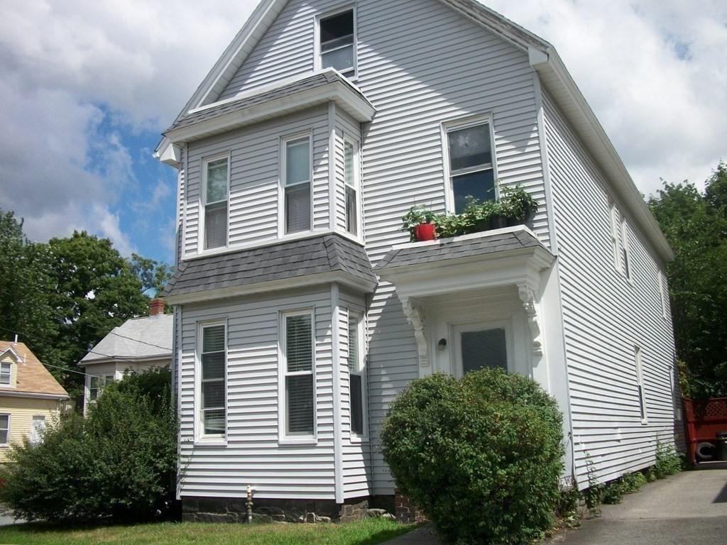 176 Chestnut St, Waltham, Massachusetts, 3 Bedrooms Bedrooms, 5 Rooms Rooms,1 BathroomBathrooms,Residential Lease,For Rent,Chestnut St,73539166
