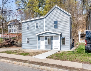 70 Marston Street, Lawrence, Massachusetts, 4 Bedrooms Bedrooms, 8 Rooms Rooms,2 BathroomsBathrooms,Residential Income,For Sale,Marston Street,73539237