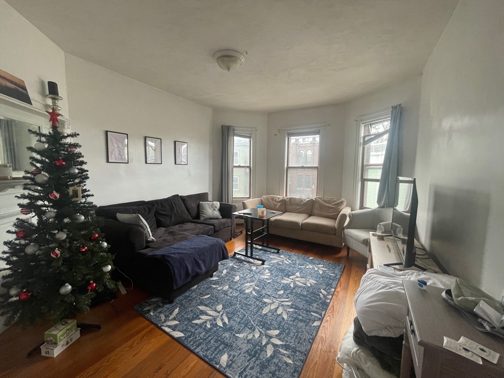 44 I St, Boston, Massachusetts, 2 Bedrooms Bedrooms, 5 Rooms Rooms,1 BathroomBathrooms,Residential Lease,For Rent,I St,73539169
