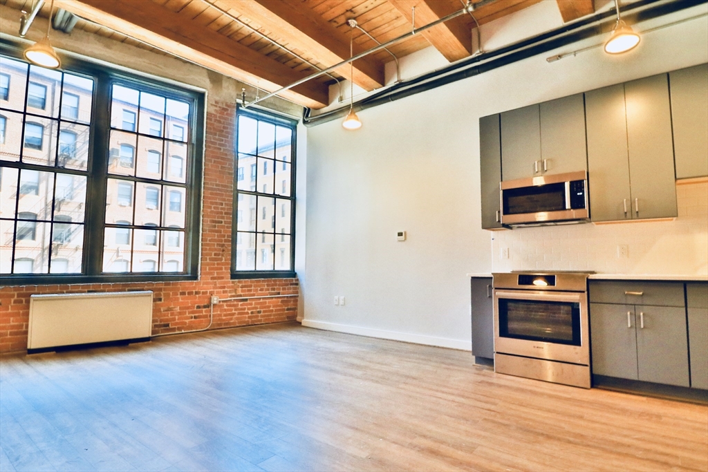 63 Melcher St, Boston, Massachusetts, 1 Room Rooms,1 BathroomBathrooms,Residential Lease,For Rent,Melcher St,73539171
