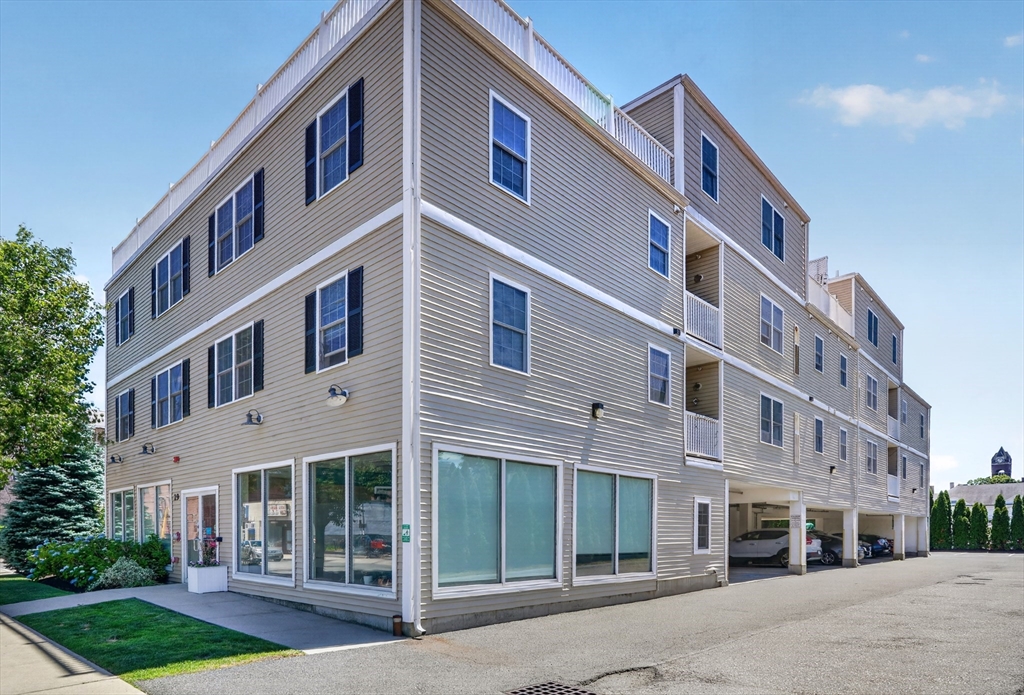 29 Spruce St, Waltham, Massachusetts, 2 Bedrooms Bedrooms, 5 Rooms Rooms,1.5 BathroomsBathrooms,Residential,For Sale,Spruce St,73539018
