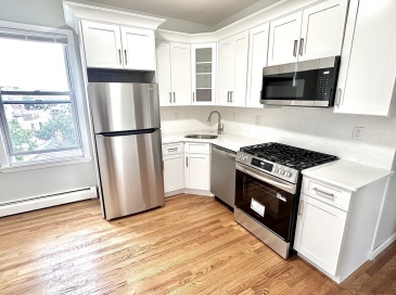 5 Buckley Avenue, Boston, Massachusetts, 3 Bedrooms Bedrooms, 5 Rooms Rooms,1 BathroomBathrooms,Residential Lease,For Rent,Buckley Avenue,73539198