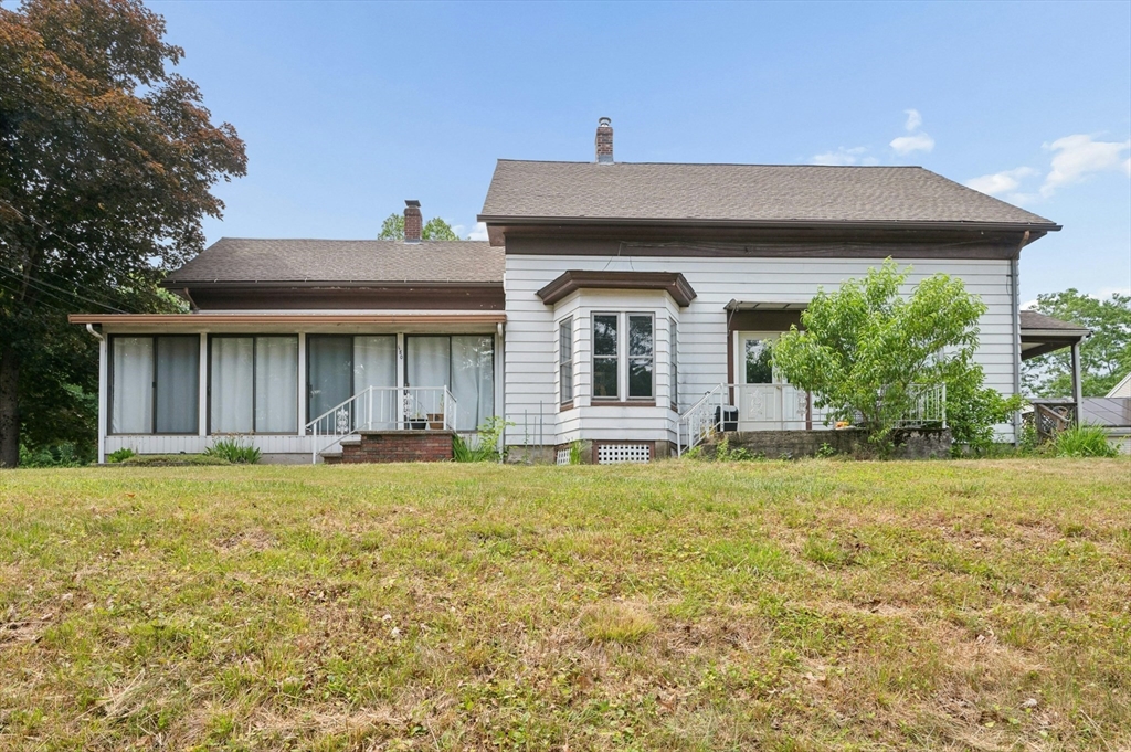 180 Lincoln St, Blackstone, Massachusetts, 5 Bedrooms Bedrooms, 13 Rooms Rooms,3 BathroomsBathrooms,Residential Income,For Sale,Lincoln St,73539054