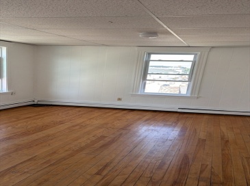 9 Greenwood St, Worcester, Massachusetts, 3 Bedrooms Bedrooms, 6 Rooms Rooms,1 BathroomBathrooms,Residential Lease,For Rent,Greenwood St,73539257