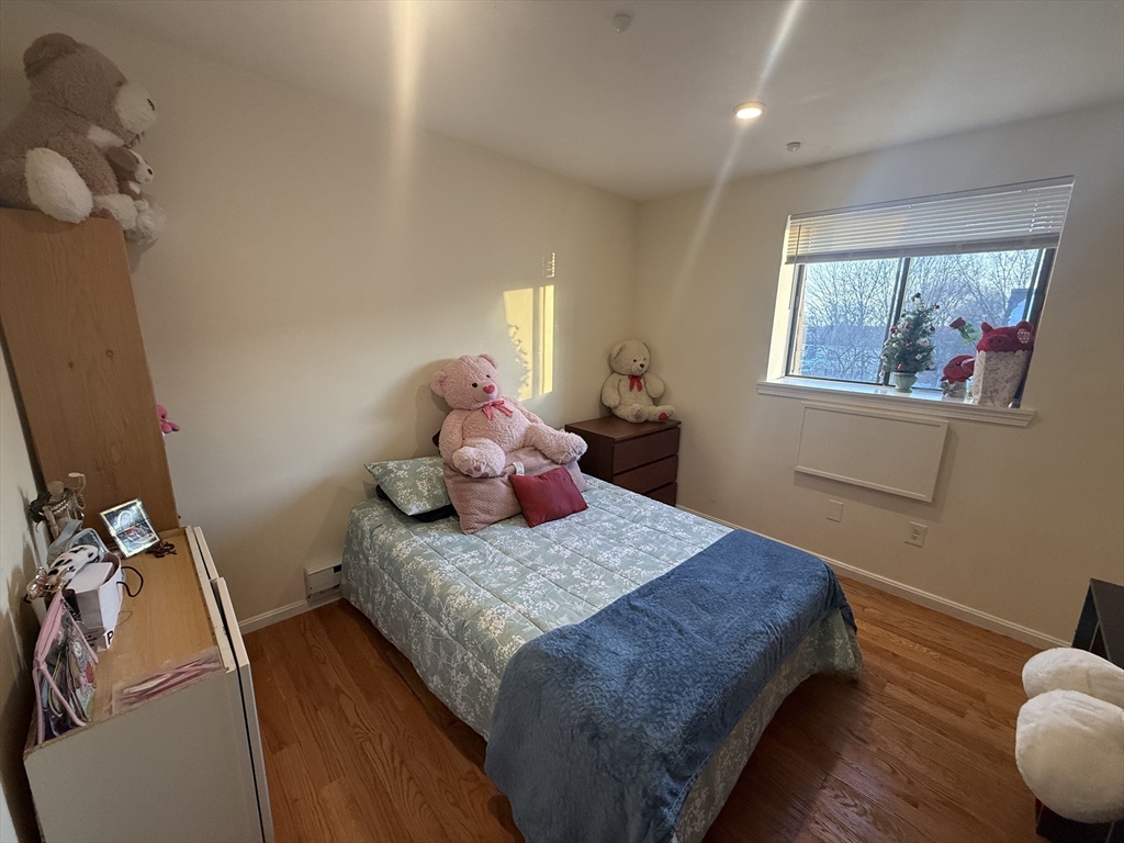 8 Cotting Ave, Marlborough, Massachusetts, 1 Room Rooms,1 BathroomBathrooms,Residential Lease,For Rent,Cotting Ave,73539301