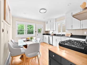 111 Eutaw St., Boston, Massachusetts, 2 Bedrooms Bedrooms, 4 Rooms Rooms,1 BathroomBathrooms,Residential,For Sale,Eutaw St.,73539029