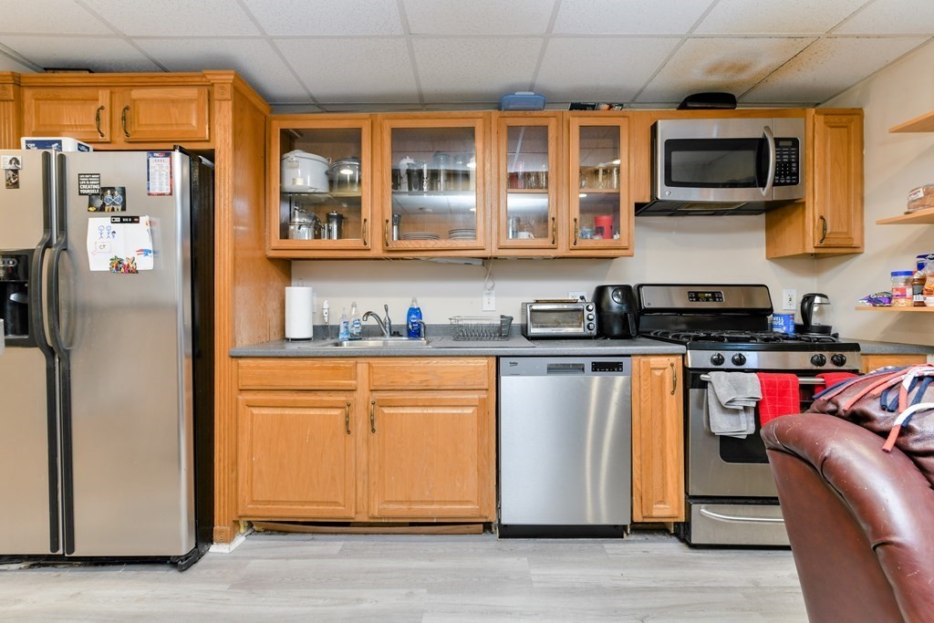 748 E 3rd, Boston, Massachusetts, 3 Bedrooms Bedrooms, 5 Rooms Rooms,1 BathroomBathrooms,Residential Lease,For Rent,E 3rd,73539306