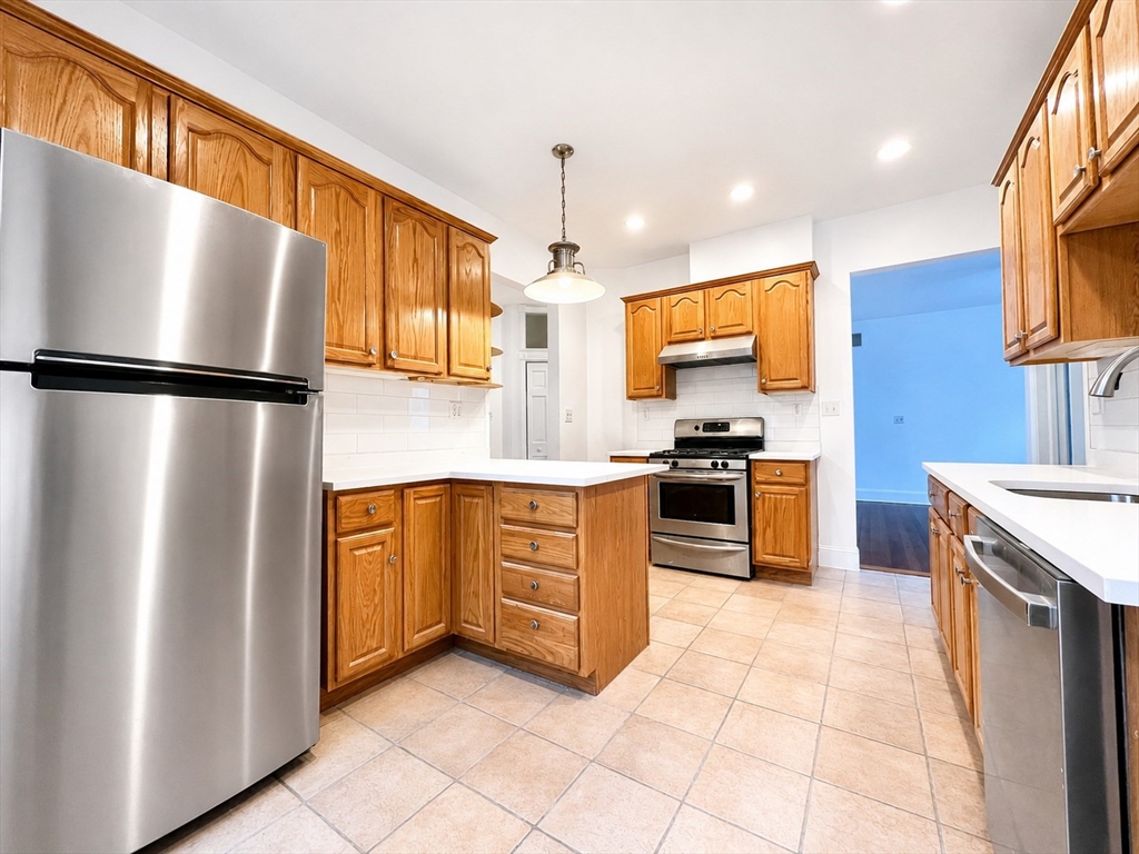 20 Imrie Rd, Boston, Massachusetts, 4 Bedrooms Bedrooms, 7 Rooms Rooms,3 BathroomsBathrooms,Residential Lease,For Rent,Imrie Rd,73539341