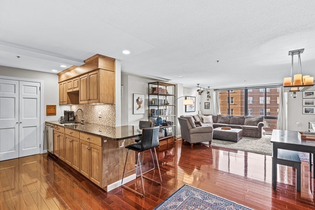 357 Commercial Street, Boston, Massachusetts, 2 Bedrooms Bedrooms, 4 Rooms Rooms,2 BathroomsBathrooms,Residential Lease,For Rent,Commercial Street,73539343