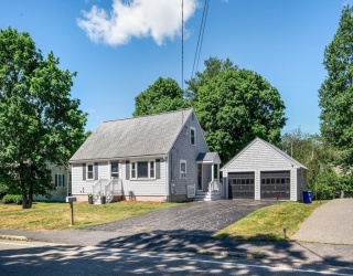 383 Salem Street, Rockland, Massachusetts, 4 Bedrooms Bedrooms, 6 Rooms Rooms,2 BathroomsBathrooms,Residential,For Sale,Salem Street,73539358