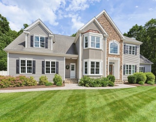 10 Weston Ave, Foxboro, Massachusetts, 4 Bedrooms Bedrooms, 13 Rooms Rooms,3 BathroomsBathrooms,Residential,For Sale,Weston Ave,73539371