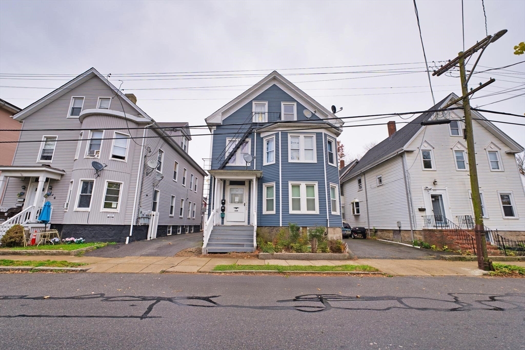 324 Cottage St, New Bedford, Massachusetts, 7 Bedrooms Bedrooms, 19 Rooms Rooms,3 BathroomsBathrooms,Residential Income,For Sale,Cottage St,73539393