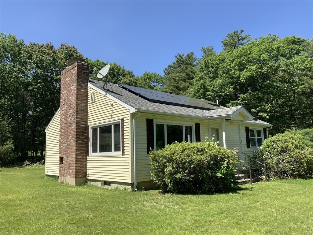 12 Old County Rd, Westminster, Massachusetts, 2 Bedrooms Bedrooms, 4 Rooms Rooms,1 BathroomBathrooms,Residential,For Sale,Old County Rd,73539401