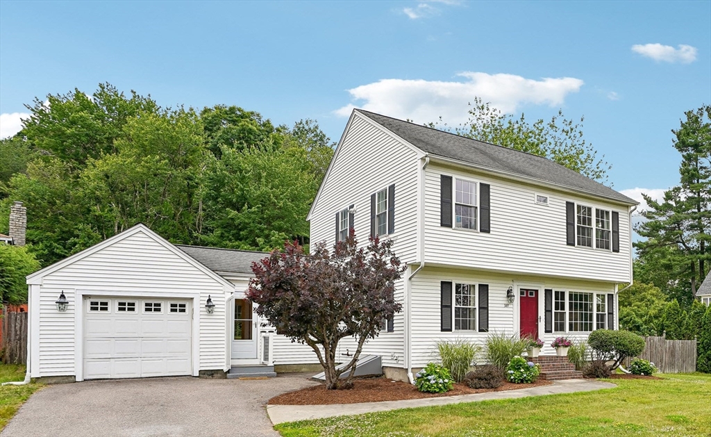 349 Summer St, Franklin, Massachusetts, 4 Bedrooms Bedrooms, 8 Rooms Rooms,2 BathroomsBathrooms,Residential,For Sale,Summer St,73534149