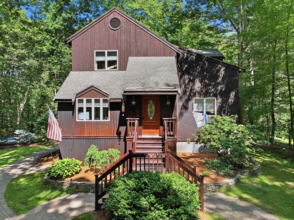 41 Apple Rd, Brimfield, Massachusetts, 3 Bedrooms Bedrooms, 6 Rooms Rooms,2 BathroomsBathrooms,Residential,For Sale,Apple Rd,73539254