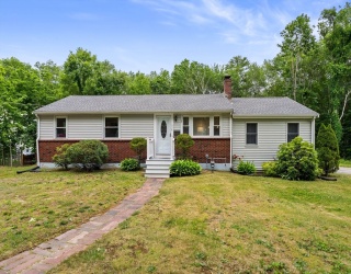 338 Levin Road, Rockland, Massachusetts, 3 Bedrooms Bedrooms, 7 Rooms Rooms,1 BathroomBathrooms,Residential,For Sale,Levin Road,73539420