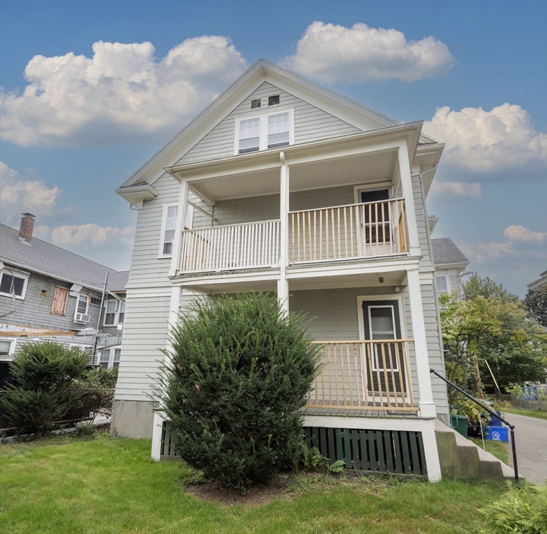 37-39 Mary St, Arlington, Massachusetts, 3 Bedrooms Bedrooms, 7 Rooms Rooms,1 BathroomBathrooms,Residential Lease,For Rent,Mary St,73522523