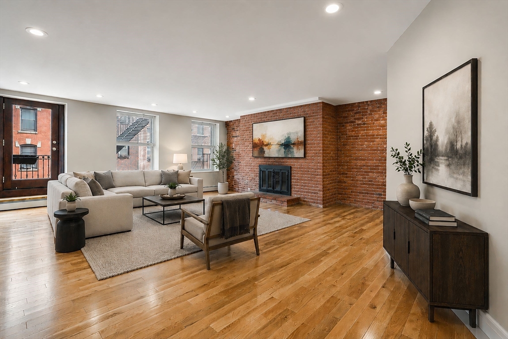 122 Fulton Street, Boston, Massachusetts, 1 Bedroom Bedrooms, 3 Rooms Rooms,1 BathroomBathrooms,Residential Lease,For Rent,Fulton Street,73533399