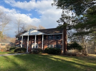10 Crestwood Rd, North Reading, Massachusetts, 4 Bedrooms Bedrooms, 10 Rooms Rooms,4 BathroomsBathrooms,Residential,For Sale,Crestwood Rd,73511176