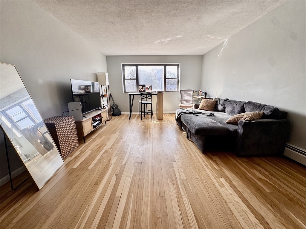97 Spring Street, Boston, Massachusetts, 1 Bedroom Bedrooms, 3 Rooms Rooms,1 BathroomBathrooms,Residential Lease,For Rent,Spring Street,73515142
