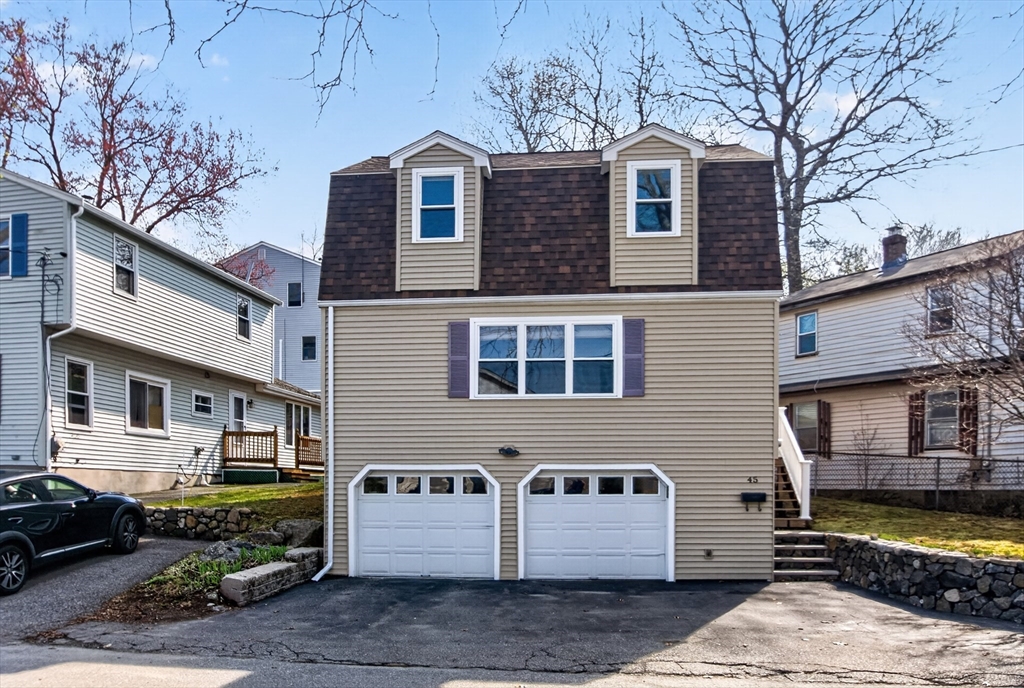45 Piedmont Avenue, Waltham, Massachusetts, 2 Bedrooms Bedrooms, 5 Rooms Rooms,1 BathroomBathrooms,Residential,For Sale,Piedmont Avenue,73504597