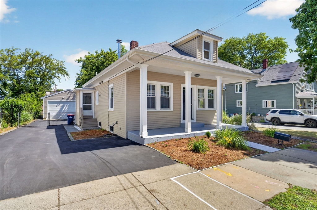 81 Sylvia Street, New Bedford, Massachusetts, 3 Bedrooms Bedrooms, 5 Rooms Rooms,1 BathroomBathrooms,Residential,For Sale,Sylvia Street,73539429