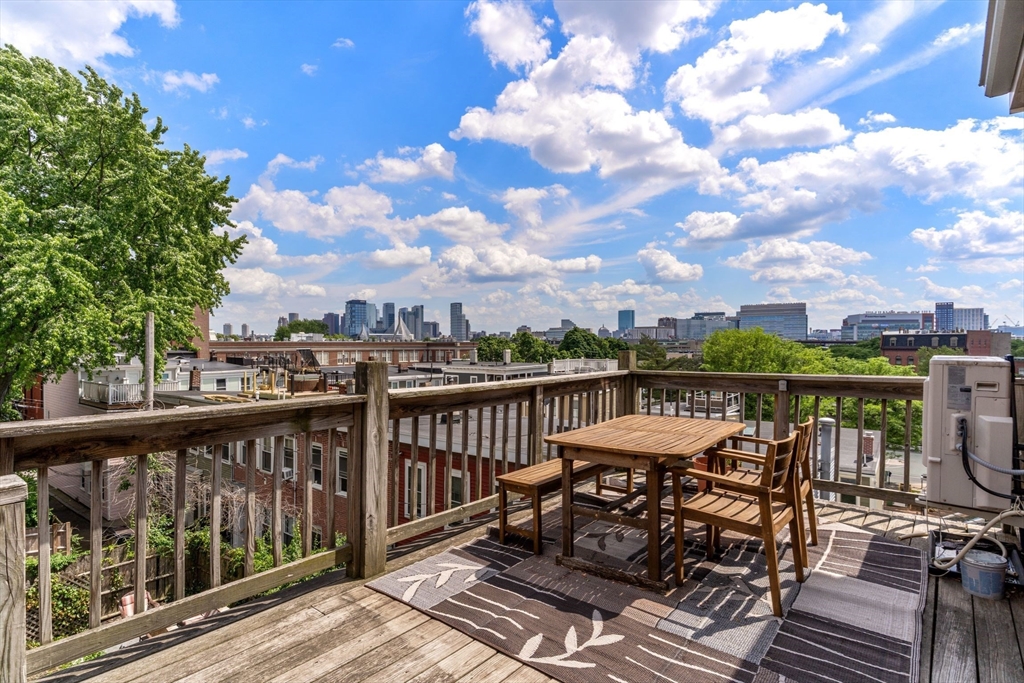 35 Mead St, Boston, Massachusetts, 2 Bedrooms Bedrooms, 5 Rooms Rooms,1 BathroomBathrooms,Residential,For Sale,Mead St,73539475
