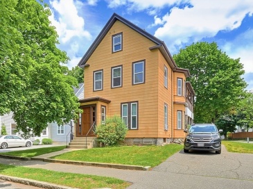 9 Elm St, Melrose, Massachusetts, 6 Bedrooms Bedrooms, 15 Rooms Rooms,2 BathroomsBathrooms,Residential Income,For Sale,Elm St,73539478
