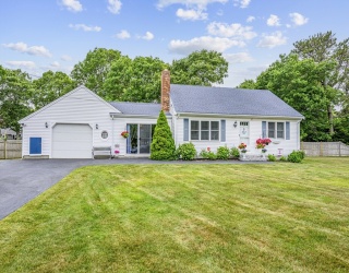 1 Captain Dore Rd, Yarmouth, Massachusetts, 2 Bedrooms Bedrooms, 6 Rooms Rooms,1.5 BathroomsBathrooms,Residential,For Sale,Captain Dore Rd,73539505