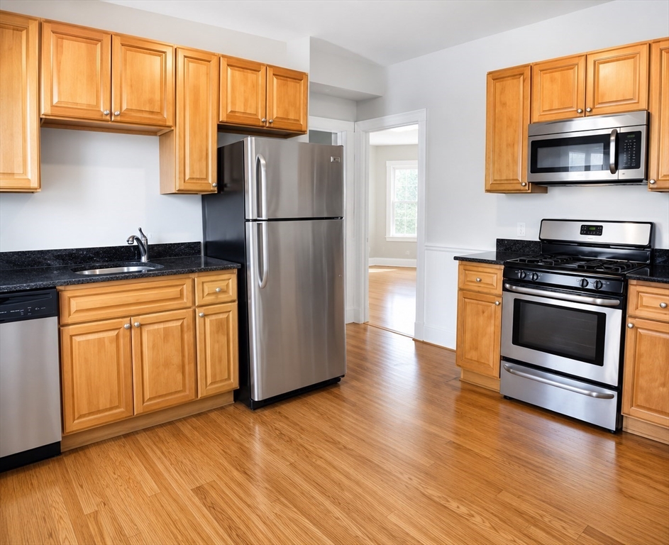 102 Saxton Street, Boston, Massachusetts, 3 Bedrooms Bedrooms, 5 Rooms Rooms,1 BathroomBathrooms,Residential Lease,For Rent,Saxton Street,73539413