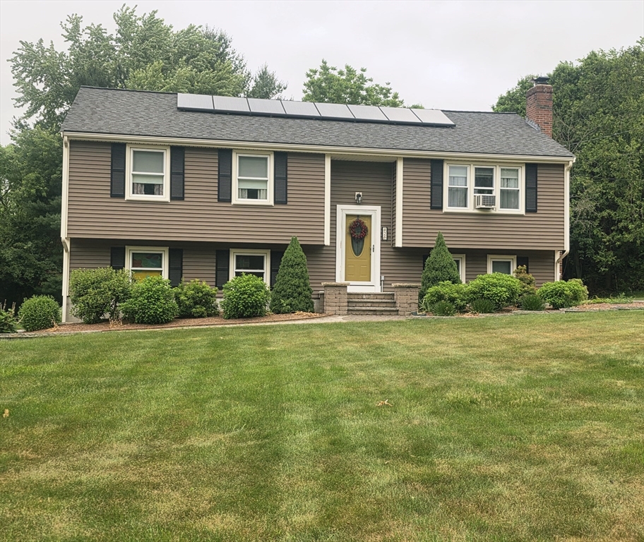 2 Anchorage Rd, Franklin, Massachusetts, 3 Bedrooms Bedrooms, 6 Rooms Rooms,2 BathroomsBathrooms,Residential,For Sale,Anchorage Rd,73538590