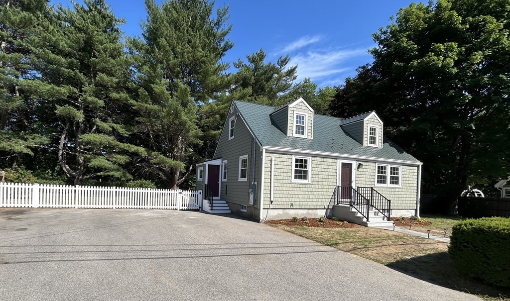 14 Web Rd, Georgetown, Massachusetts, 3 Bedrooms Bedrooms, 9 Rooms Rooms,2 BathroomsBathrooms,Residential,For Sale,Web Rd,73538602