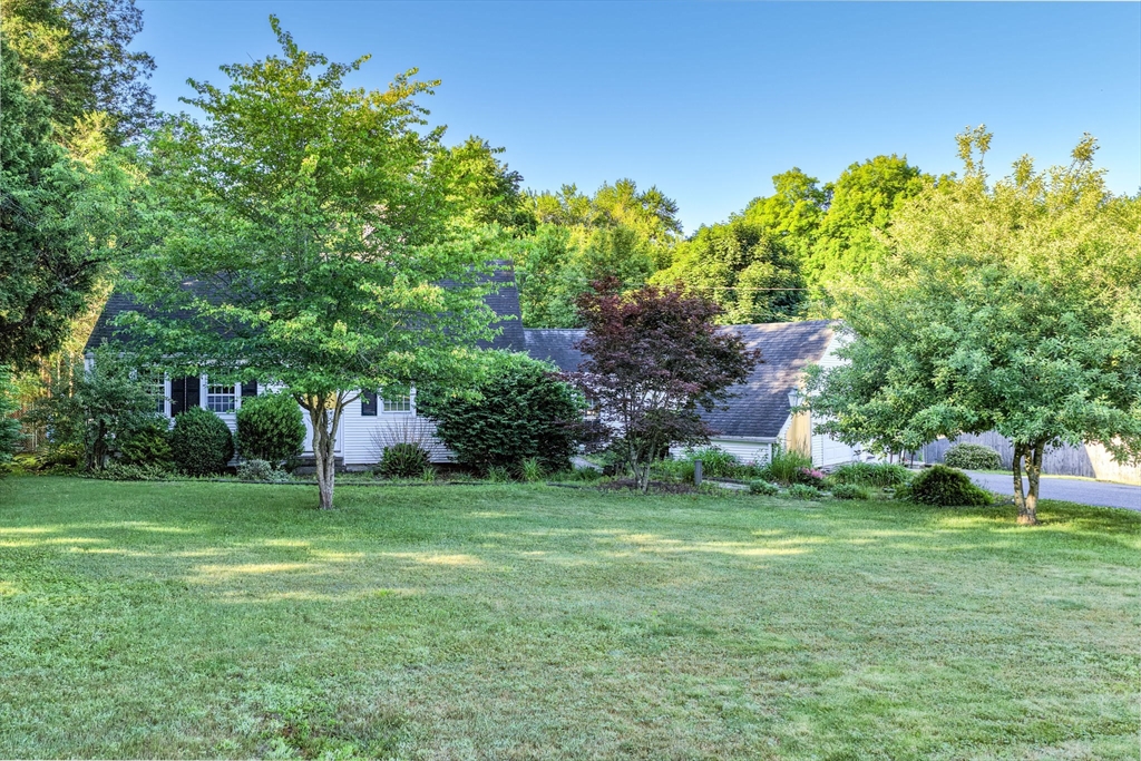 544 Springfield St, Wilbraham, Massachusetts, 3 Bedrooms Bedrooms, 6 Rooms Rooms,1 BathroomBathrooms,Residential,For Sale,Springfield St,73539595