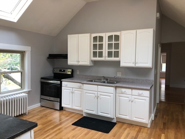 000 Cedar Street, Dedham, Massachusetts, 2 Bedrooms Bedrooms, 5 Rooms Rooms,1 BathroomBathrooms,Residential Lease,For Rent,Cedar Street,73539596
